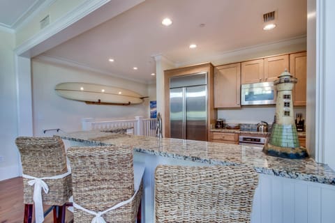 Second Floor: Breakfast Bar