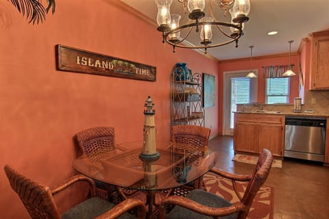 Indoor - Dining for the fam!