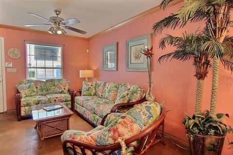 Indoor - Bright and Beachy! Settle in and get on Island Time!