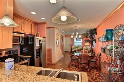 Indoor - Open spaces perfect for family gathering!