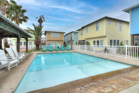 Community Pool - Sunrise Cottages offers a sparkling community pool and peaceful shaded picnic area.