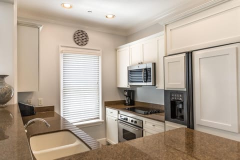 First Floor: Kitchen