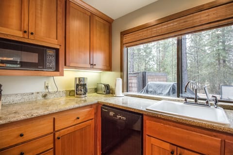 Kitchen - Main Level