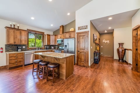 Spacious, Light-Filled Kitchen w/ Plenty Of Space For All Of Your Family