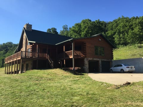 Two Car Garage with Large Driveway. (Extra Storage in pull-barn)