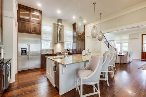 First Floor: Kitchen