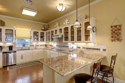 Kitchen - Kitchen
