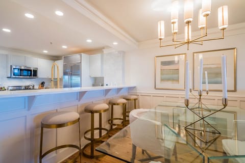 Second Floor: Dining Area