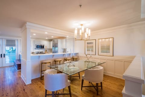 Second Floor: Dining Area