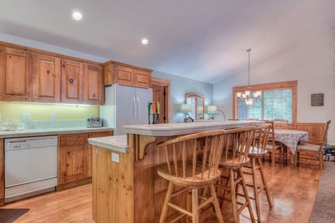 Kitchen and Kitchen Island