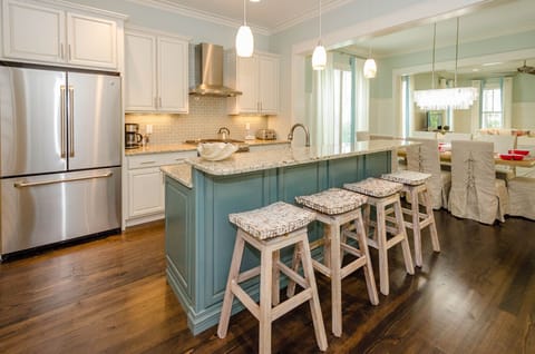 First Floor: Kitchen