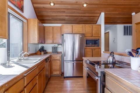 Kitchen - Main Level