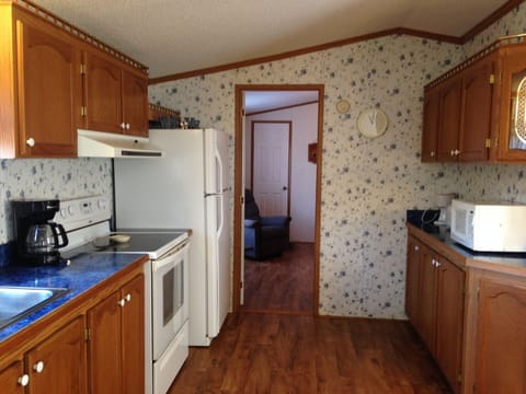 Fully equipped kitchen.