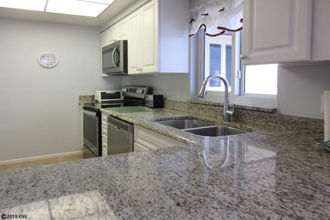 Fabulous Newly Remodeled Kitchen