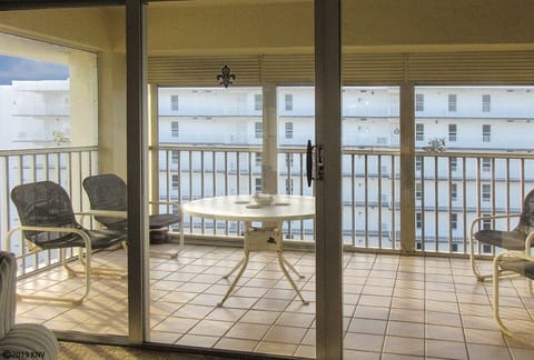 Large Screened In Lanai