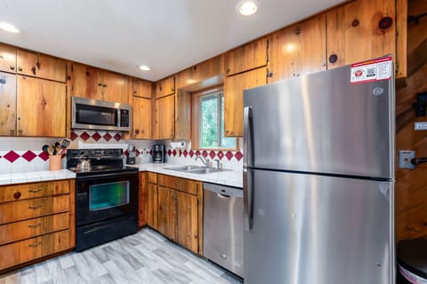 Kitchen - Main Level