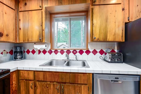 Kitchen - Main Level