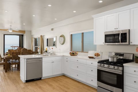 1722-Kitchen---ocean-view