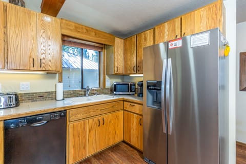 Kitchen - Main Level