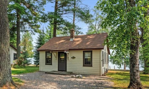 Lakefront Cabin #4 The Crappie (647)