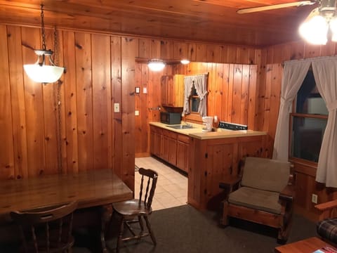 Lakefront Cabin #5 The Bass (57)