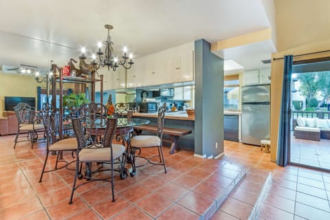 K0264 - Los Pueblos Serene dining.patio