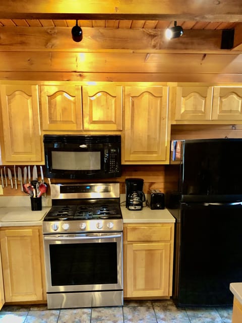 The gas stove and full-size refrigerator and freezer are available for use.