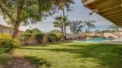 Luscious backyard with large diving pool