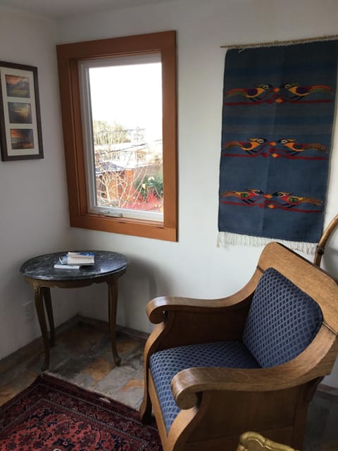 Sunroom/foyer at entry