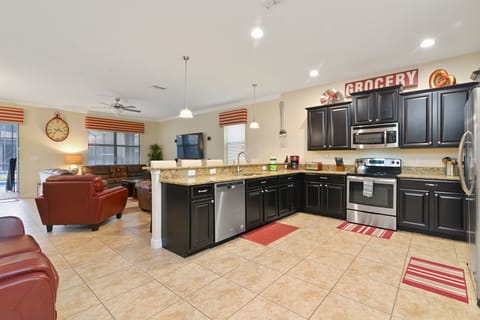 Open plan living area & kitchen