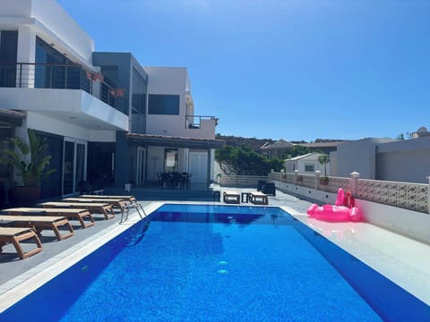 Villa with pool