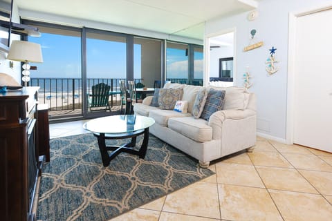 Island Winds East 307 Gulf Shores, Alabama, beach front, 2 bedroom condominium