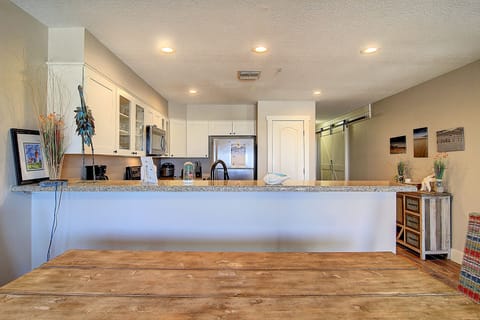 Dinning area - Open living spaces for a bright and airy feel