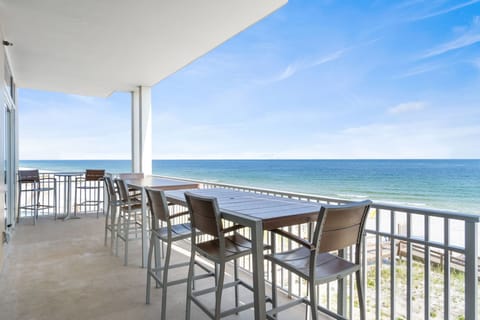 Welcome to Vista Del Mar 206!