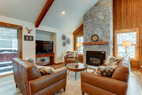 Living Room - Main Level