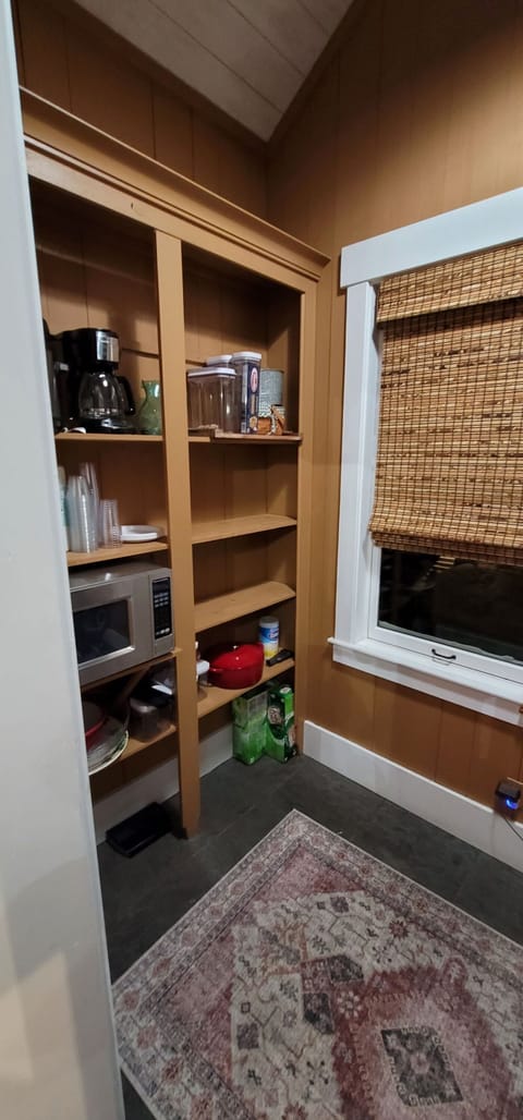 PANTRY AREA