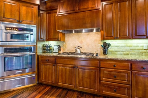 Kitchen - Main Level