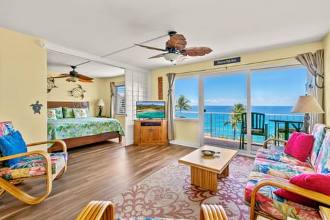 Living Area w/ Bedroom & Lanai View