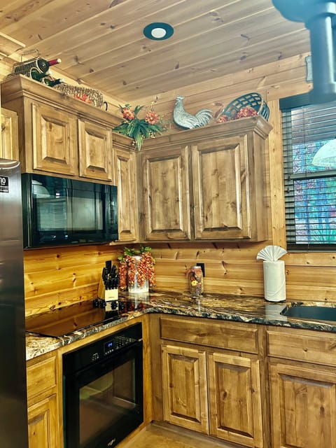Kitchen area equipped with all essentials for that perfect gourmet meal