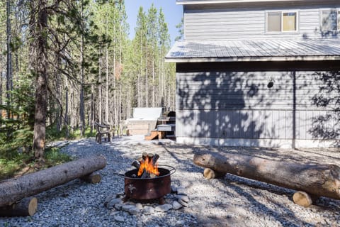 Buck Buck Moose ~ fire pit (please bring your own wood)