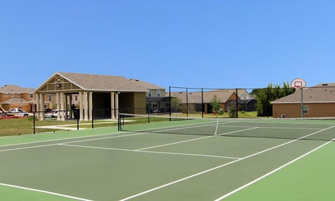 03_Onsite_Tennis_Courts_0821.JPG