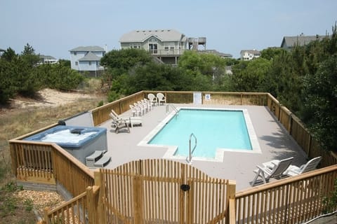 WH501: Follow The Sun | Pool Area