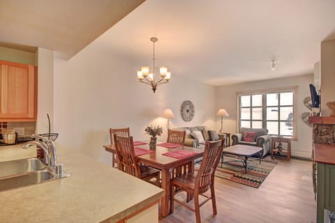 Open concept kitchen, dining, and living room.