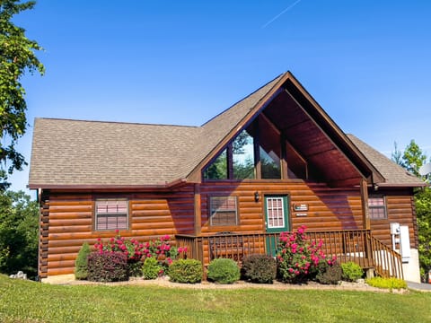 RUSTIC ROMANCE .. A rustic luxury cabin with a beautiful mountain sunset view.