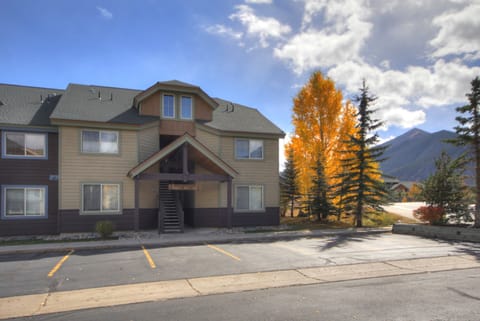 Tarn Landing Exterior