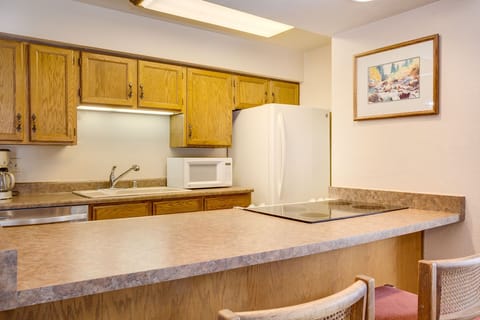 Save money by preparing all of your meals in this fully equipped kitchen.