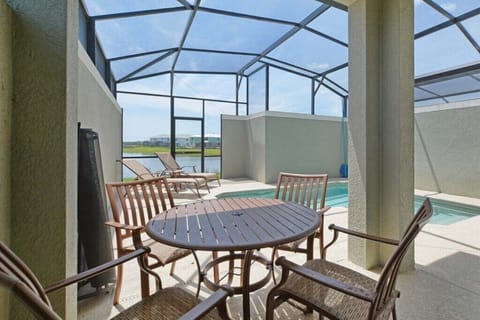 02-Patio.jpg