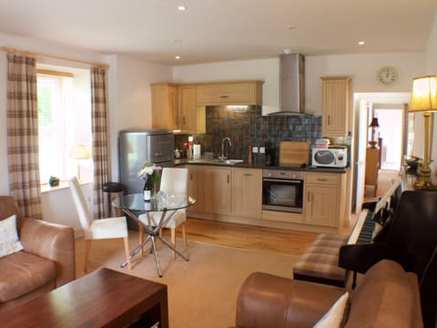 Kitchen & Dining area