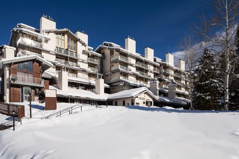 Ski-Time-Square-Condominiums_09