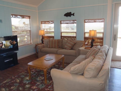 Large open Living area, 46